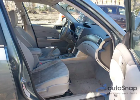 2010 Subaru Forester 2.5X z USA, uszkodzony, nr VIN JF2SH6BC6AH901552